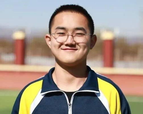 一名学生在挫折中成长的故事（一名学生在挫折中成长的故事）