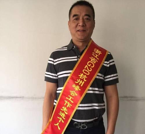 绽放人生光彩（以生逢风华时代为契机，追梦走向辉煌）