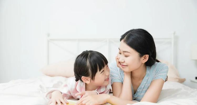 四：当我遇到困难时，母亲总是在我的身边。她会给我勇气和信心，告诉我只要不放弃，就会有成功的一天。