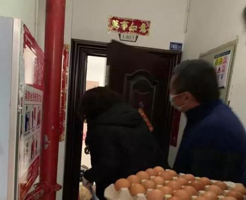 背后的辛苦（掌声之外，他们的努力）