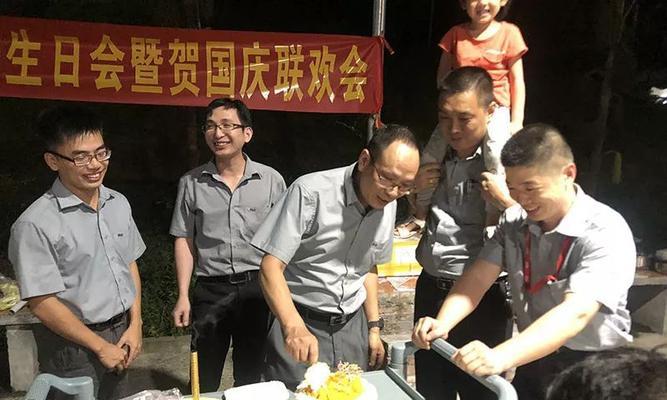 青春是一场奋斗，没有彩排（青春是一场奋斗，没有彩排）