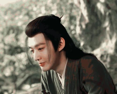 深深的印记（一个人物的成长历程）