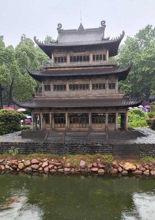 《岳阳楼——沿袭千年的古韵》（一次偶然的相遇，一段美妙的旅程）