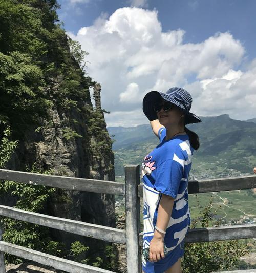 快乐的枝头（在快乐的世界里寻找真正的自己）