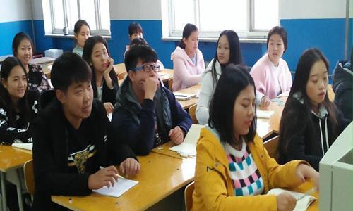自信勇敢、热爱生活——展现青春风采（一个女孩的成长故事）