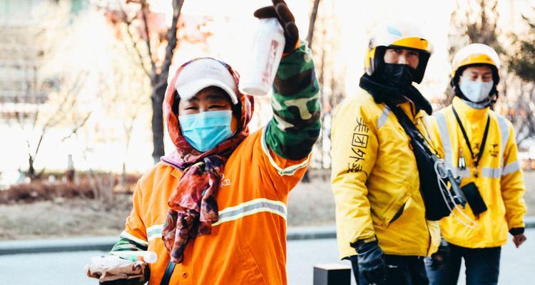 环卫人的辛勤与感恩（扫街、清运、保洁，他们是城市最美的风景线）
