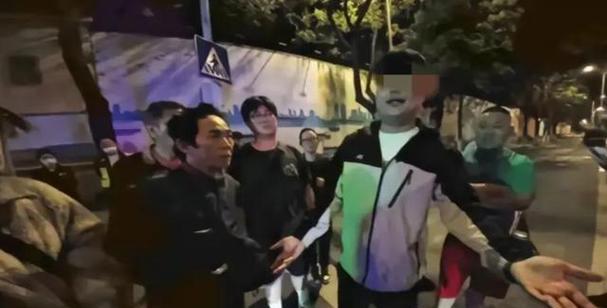 两个好朋友（互相帮助，友情万岁）