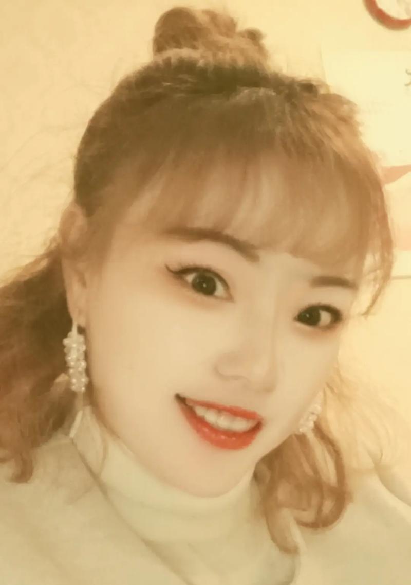 微笑是雨后的彩虹(一位女孩的微笑故事)