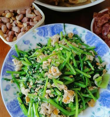 一碗淡饭，一菜一汤，浸润着无尽的爱与温馨（一碗淡饭，一菜一汤，浸润着无尽的爱与温馨）