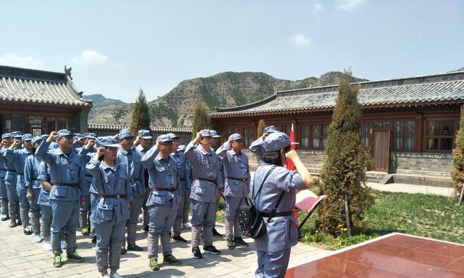坚定信念，突破困境（在风雨中坚持，勇往直前）