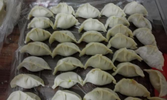 亲手包的饺子，味道最好（姐妹情深的手艺）