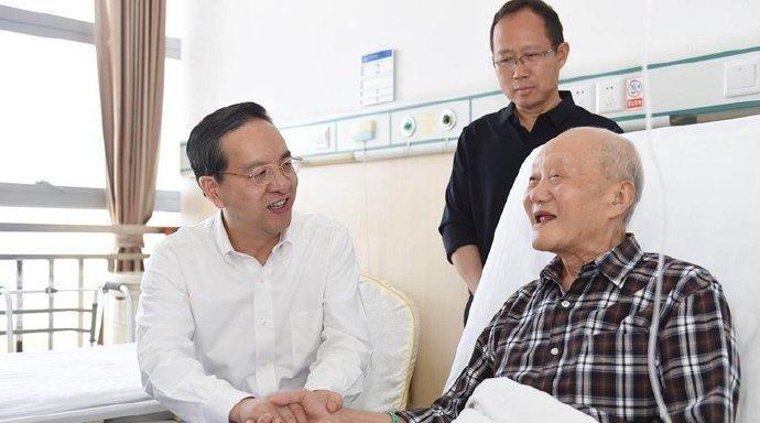 追随楷模，成为自己的楷模（追随楷模，成为自己的楷模）