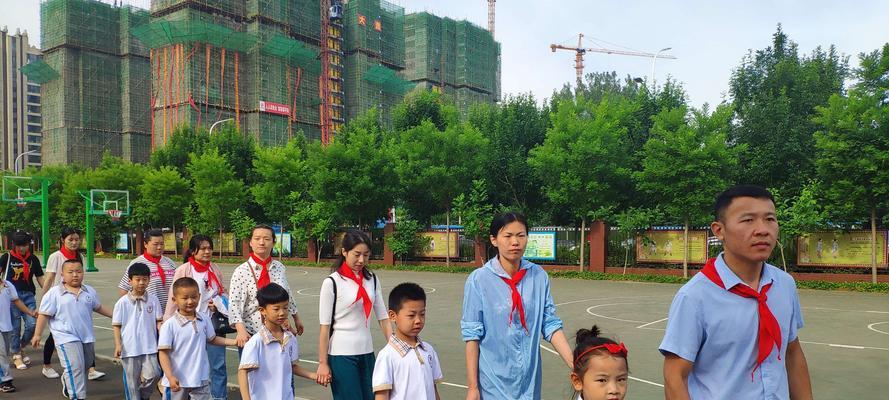一腔热血，砥砺前行（一个年轻人在追梦路上的坎坷与勇气）